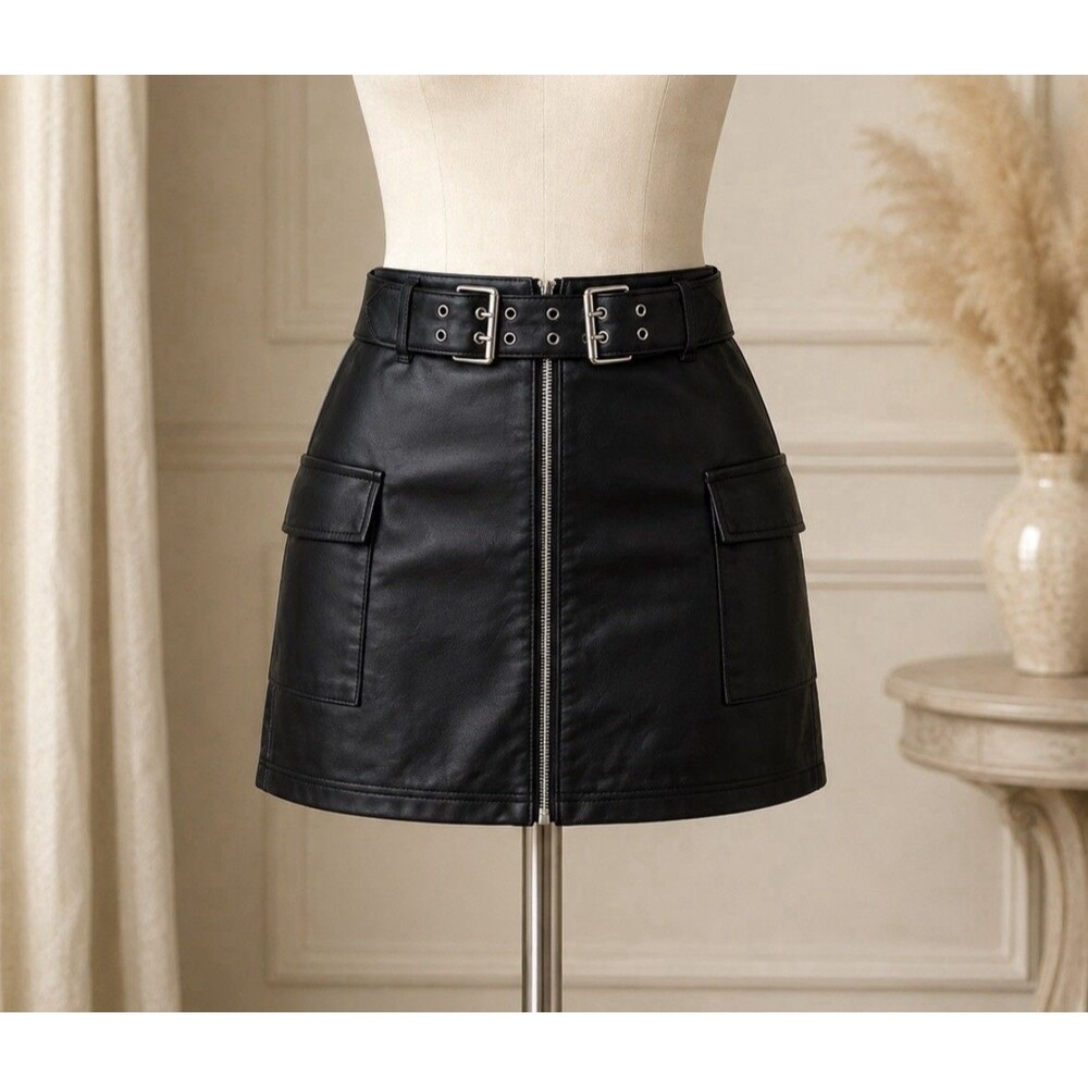 Fashion Nova Size Large Women’s Belted Faux Leather Miniskirt 30” W 15” L